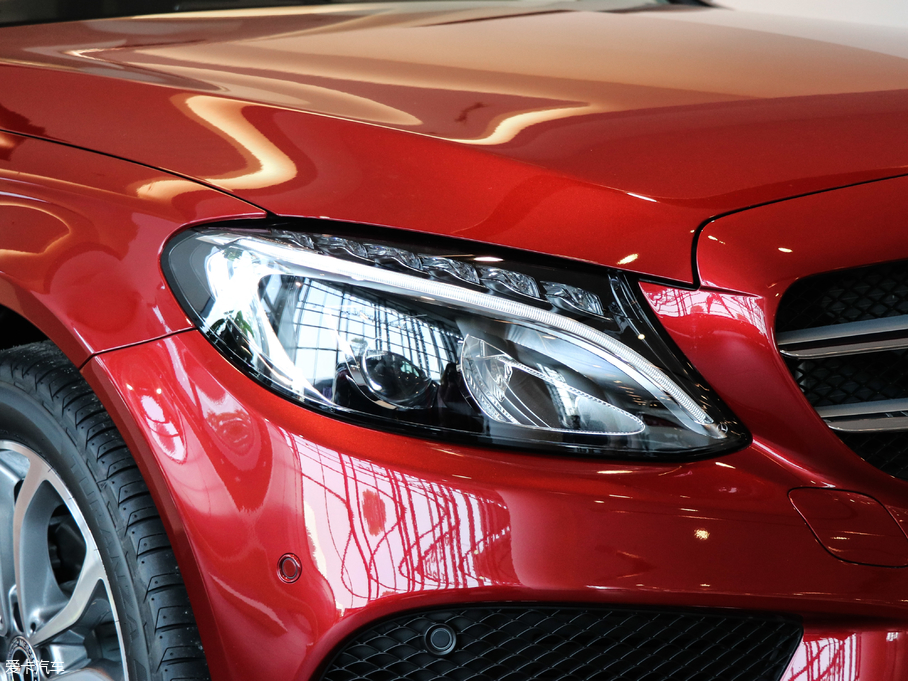 2018YC C 180 L r\Ӱ