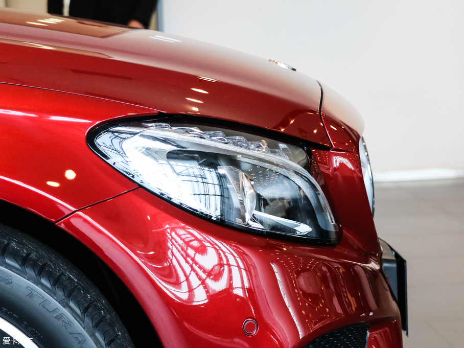 2018YC C 180 L r\Ӱ