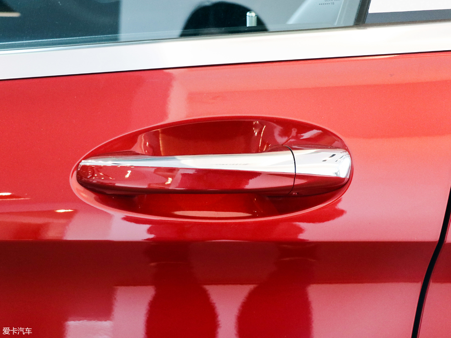 2018YC C 180 L r\Ӱ