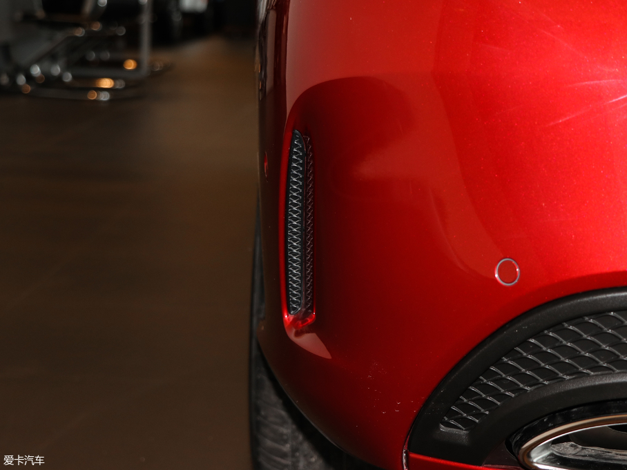 2018YC C 180 L r\Ӱ