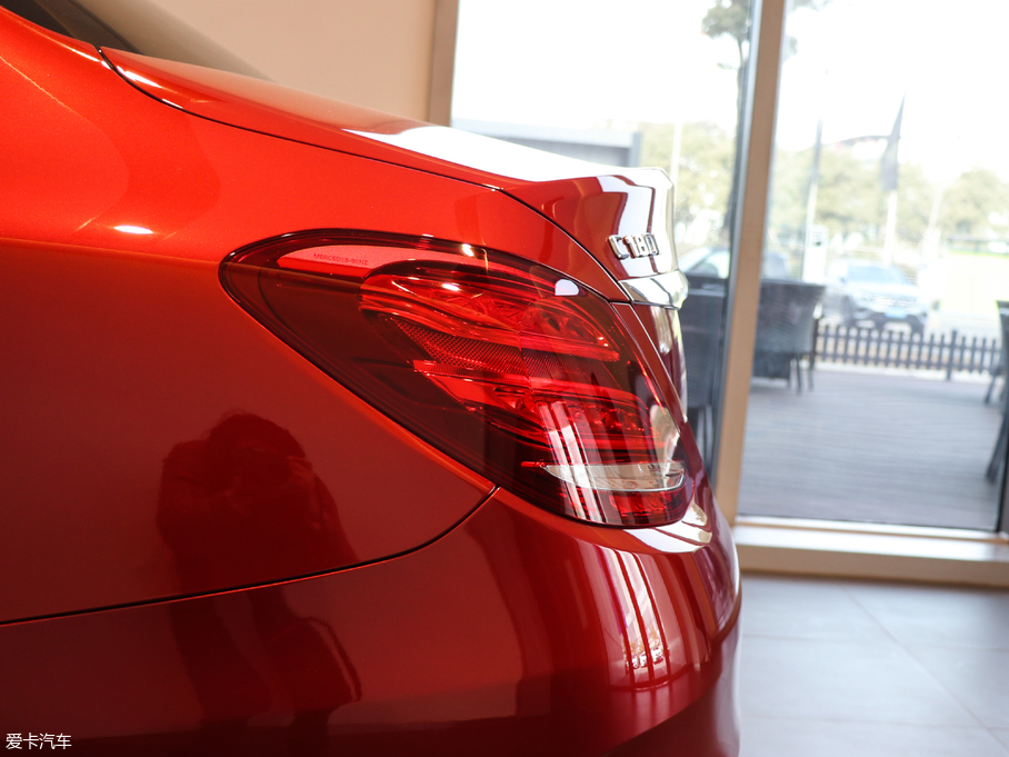 2018YC C 180 L r\Ӱ