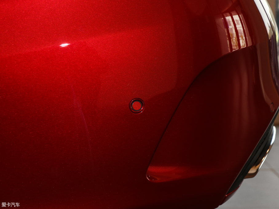 2018YC C 180 L r\Ӱ