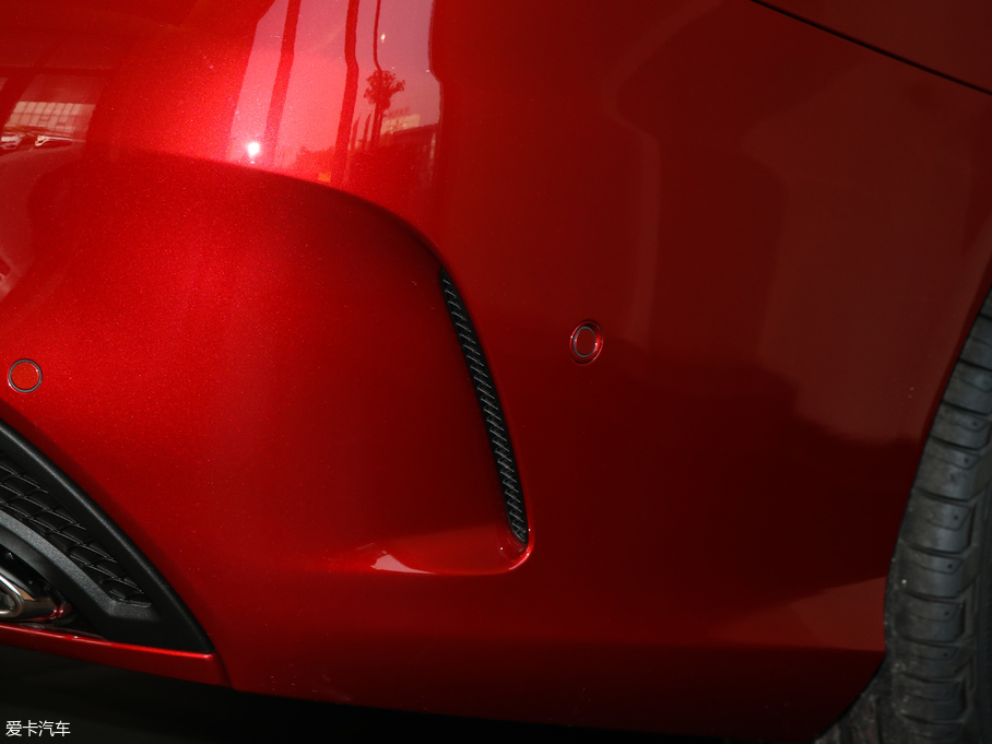 2018YC C 180 L r\Ӱ