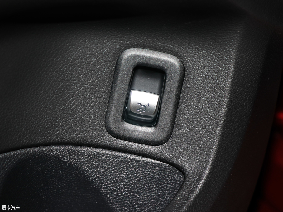 2018YC C 180 L r\Ӱ