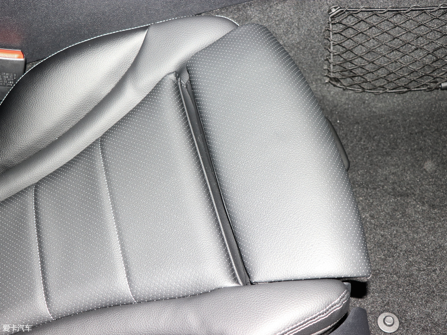 2018YC C 180 L r\Ӱ