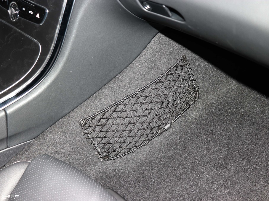 2018YC C 180 L r\Ӱ