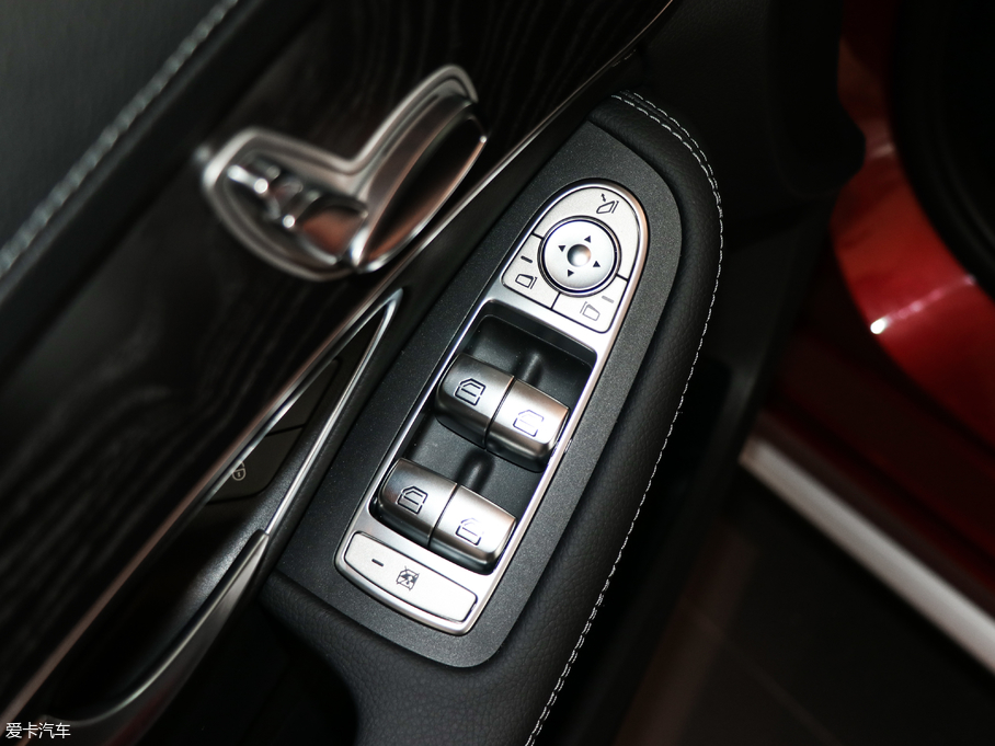 2018YC C 180 L r\Ӱ