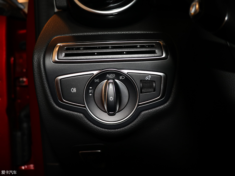 2018YC C 180 L r\Ӱ