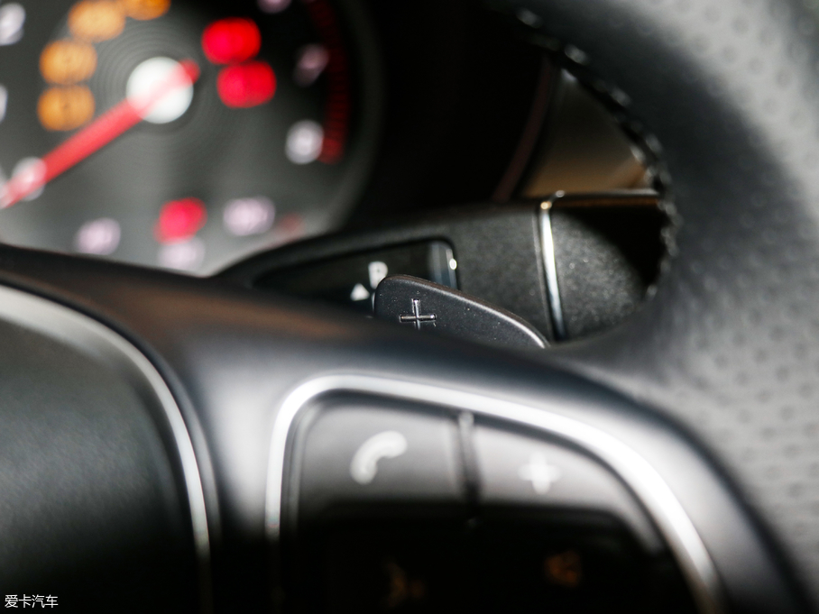 2018YC C 180 L r\Ӱ