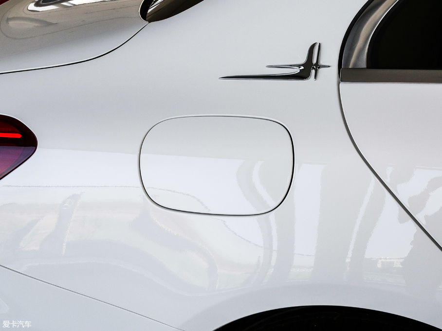 2018YC C 180 L r\Ӱ