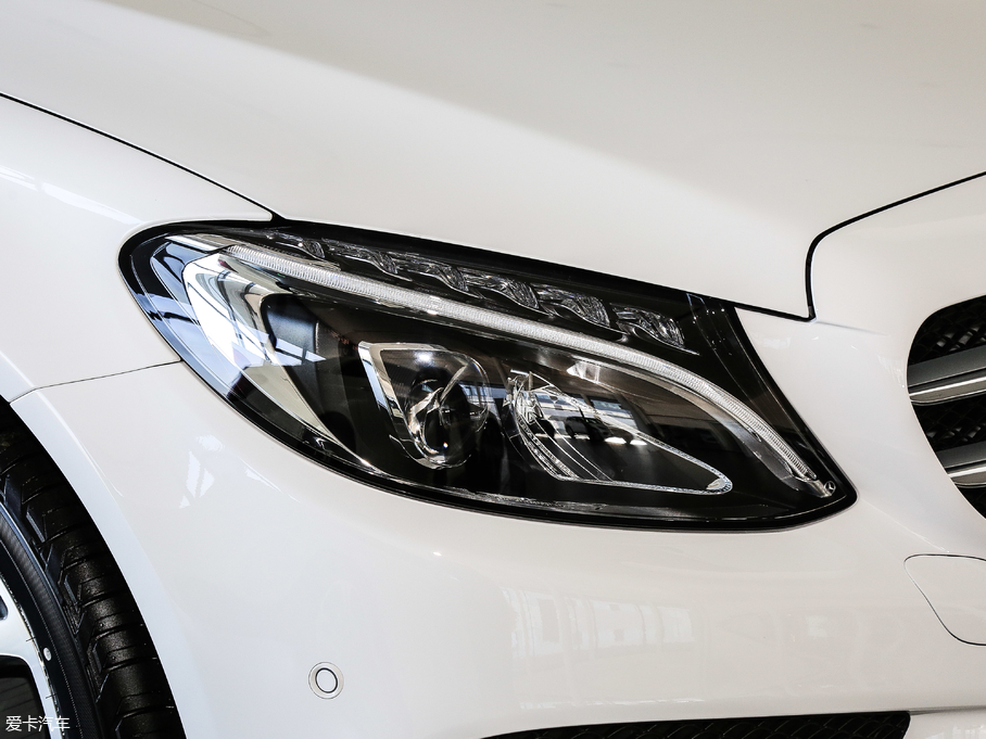 2018YC C 180 L r\Ӱ