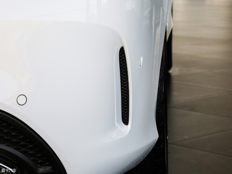 2018YC C 180 L r\Ӱ