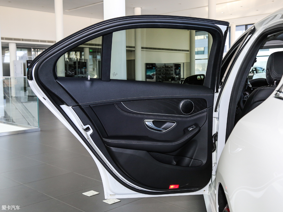 2018YC C 180 L r\Ӱ