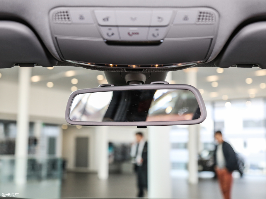 2018YC C 200 L \Ӱ