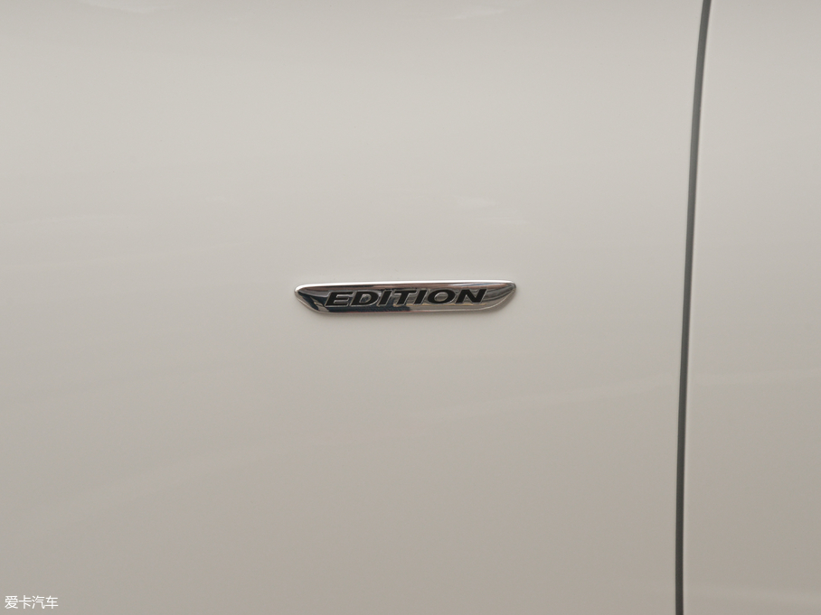 2018YC C 200 L \ ɾ؄e