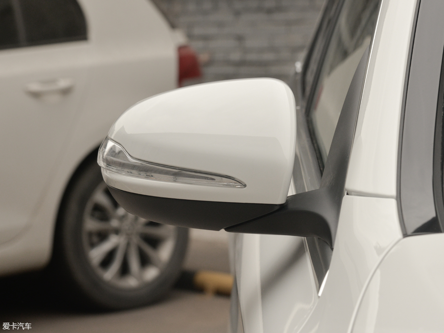 2018YC C 200 L \ ɾ؄e