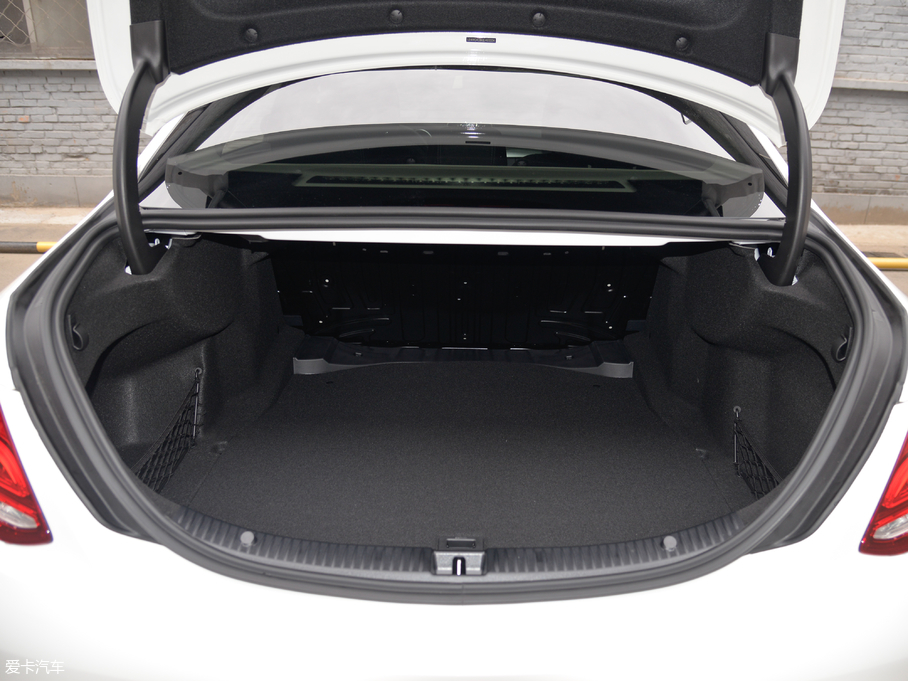 2018YC C 200 L \ ɾ؄e