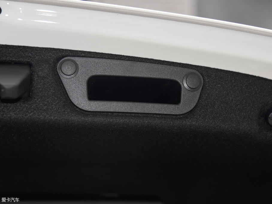 2018YC C 200 L \ ɾ؄e