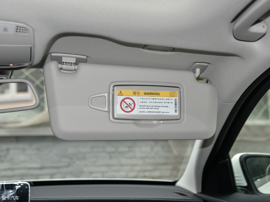 2018YC C 200 L \ ɾ؄e