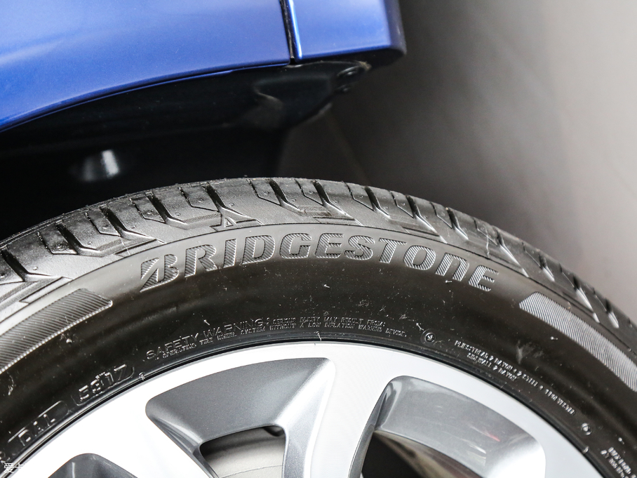 2018YC C 180 L r\Ӱ