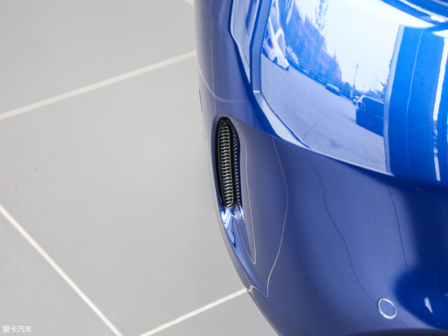 2018YC C 180 L r\Ӱ