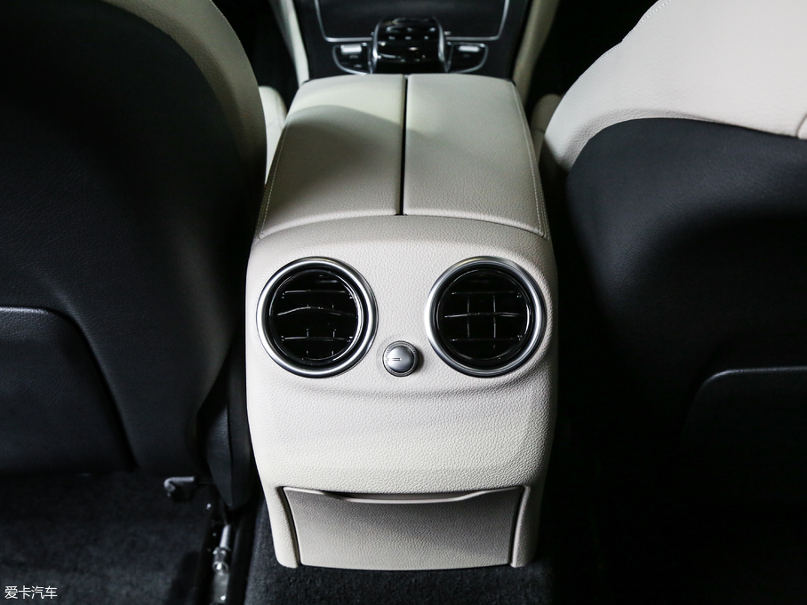 2018YC C 180 L r\Ӱ