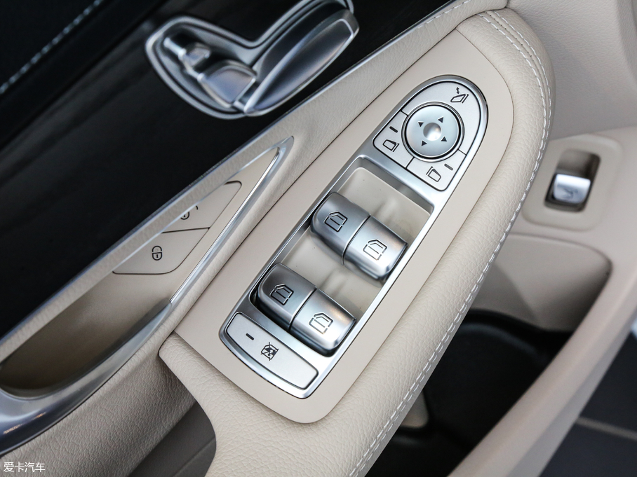 2018YC C 180 L r\Ӱ