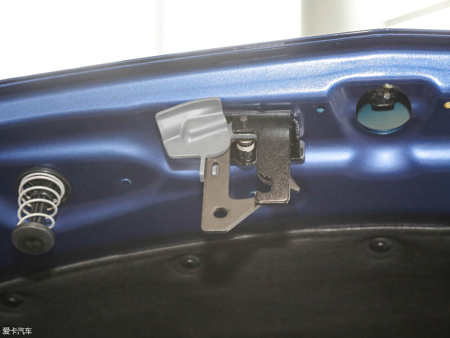 2018YC C 180 L r\Ӱ