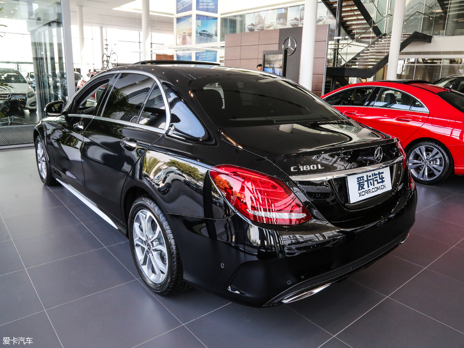 2018YC C 180 L r\Ӱ