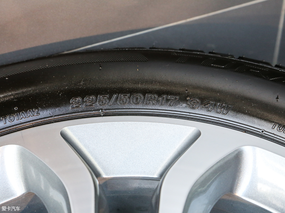 2018YC C 180 L r\Ӱ