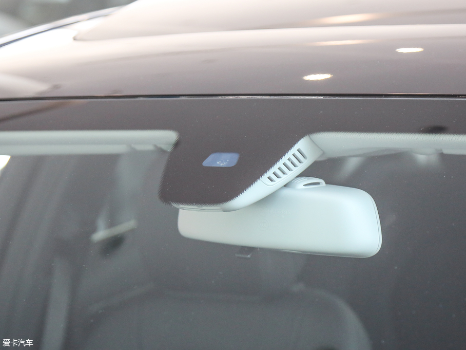 2018��YC�� C 180 L �r�����\(y��n)�Ӱ�