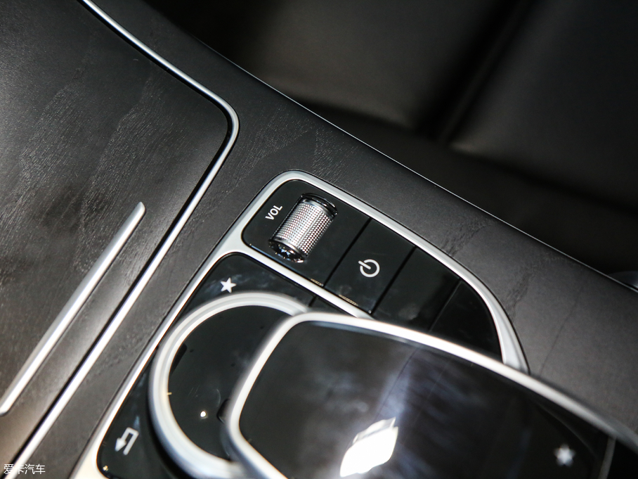 2018YC C 180 L r\Ӱ