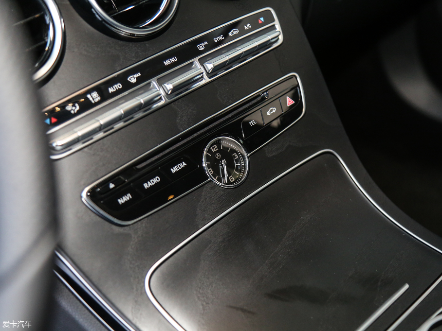 2018��YC�� C 180 L �r�����\�Ӱ�