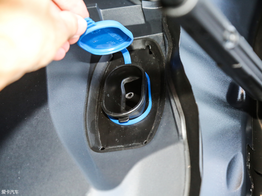 2018YC C 180 L r\Ӱ