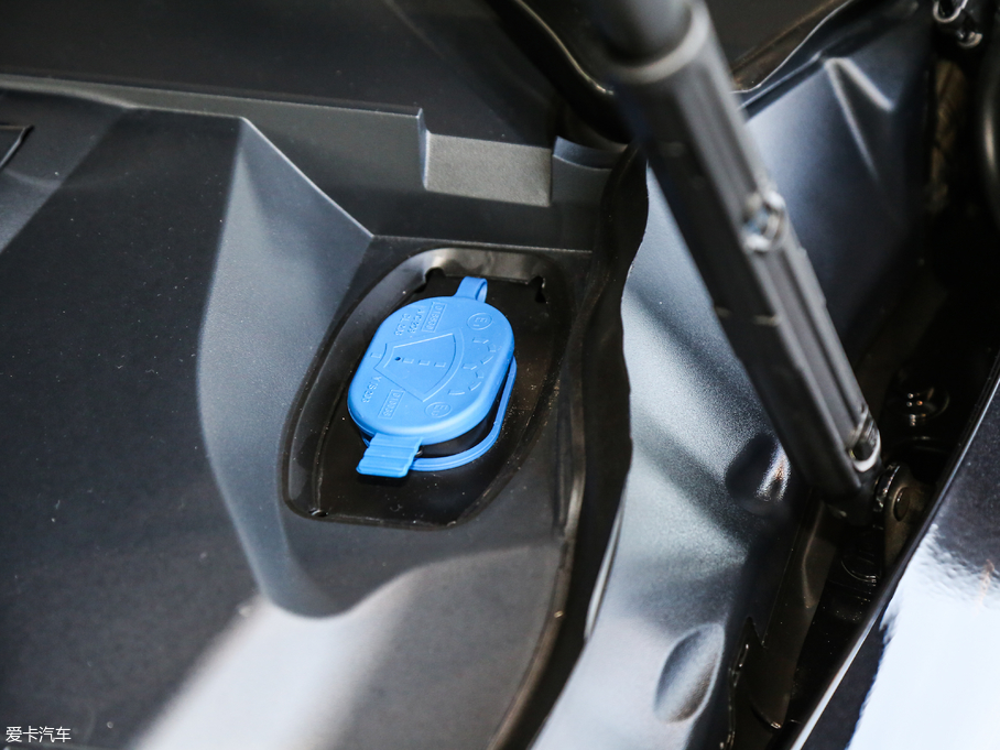 2018YC C 180 L r\Ӱ