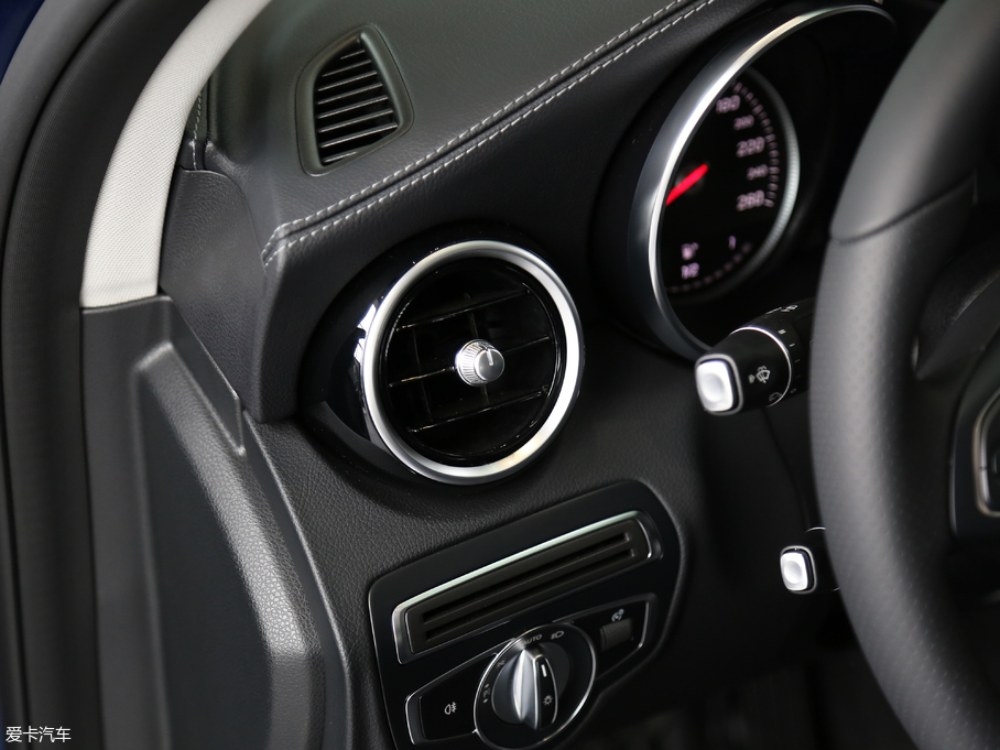 2018YC C 200 L \ ɾ؄e