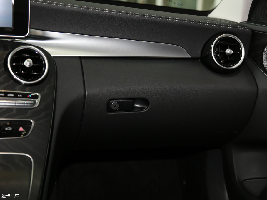 2018YC C 200 L \ ɾ؄e