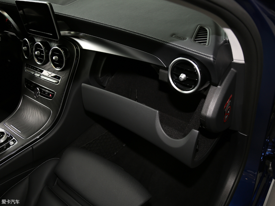 2018YC C 200 L \ ɾ؄e