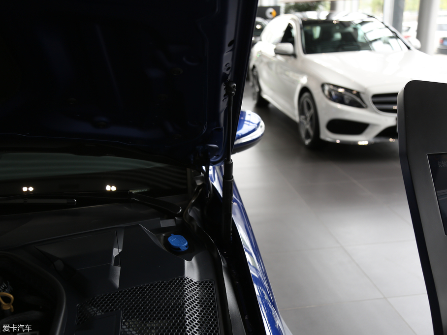 2018YC C 200 L \ ɾ؄e