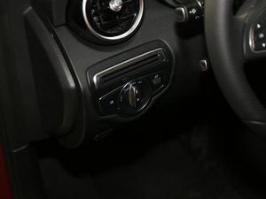 2018C 200 L \Ӱ п؅^