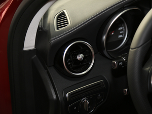 2018C 200 L \Ӱ п؅^