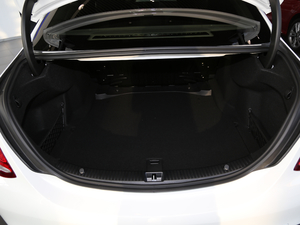 2018款C 180 L 动感型运动版 行李厢空间
