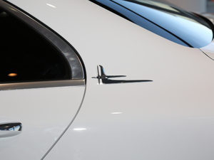 2018C 200  L 4MATIC \Ӱ ^