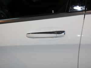 2018C 200  L 4MATIC \Ӱ ^