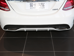 2018款C 200  L 4MATIC 运动版 排气管