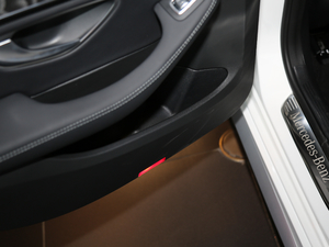 2018C 200  L 4MATIC \Ӱ g