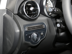 2018C 200  L 4MATIC \Ӱ п؅^