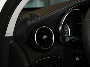 2018C 200  L 4MATIC \Ӱ п؅^