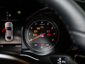 2018C 180 L r\Ӱ п؅^