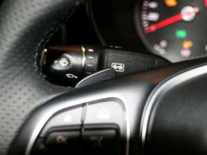 2018C 180 L r\Ӱ п؅^